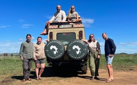 Safarirejsers team i Serengeti, 2023
